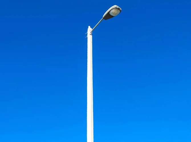 सिंगल आर्म ट्रॅफिक पोल